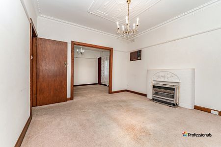 73 West Street, Hadfield VIC 3046 - Photo 4