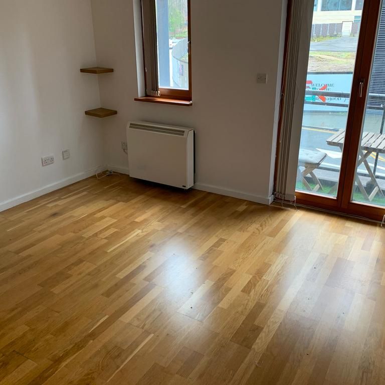 1 bedroom flat to rent - Photo 1