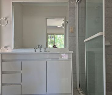 FRESHLY RENOVATED FAMILY FRIENDLY THREE BEDROOM HOME IN SORT AFTER ... - Photo 5