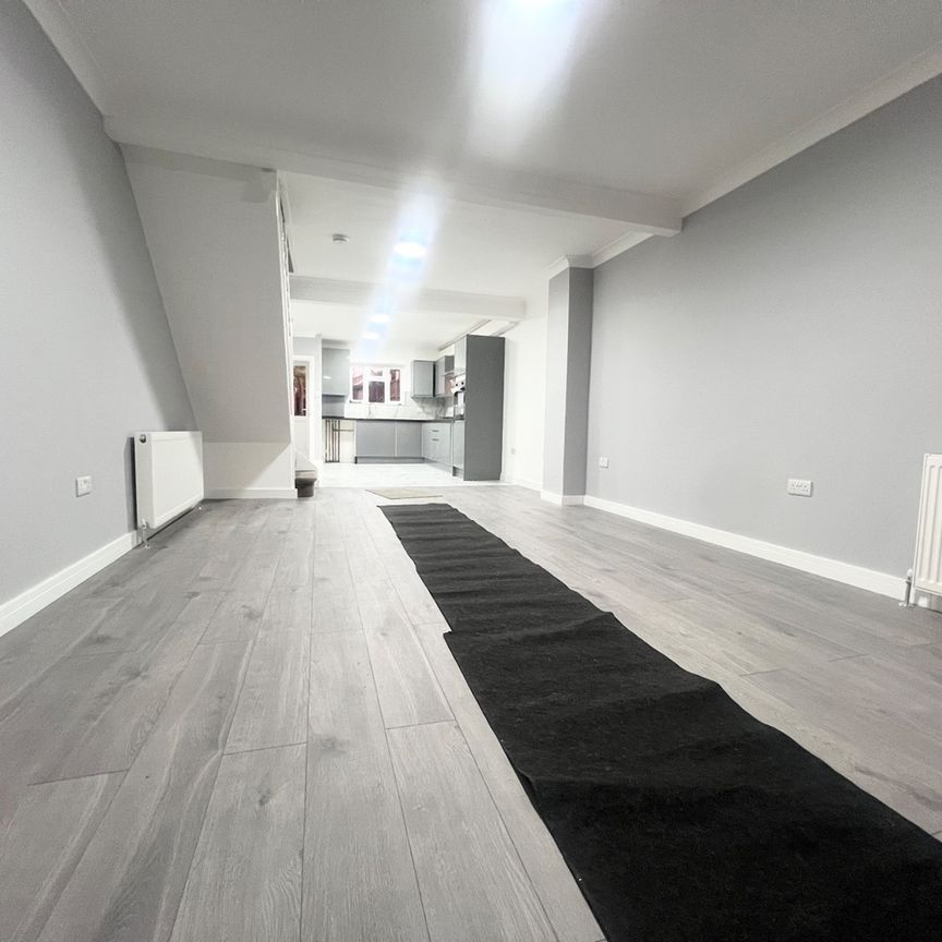 2 Bed Terraced House, Eastwood Road, IG3 - Photo 1