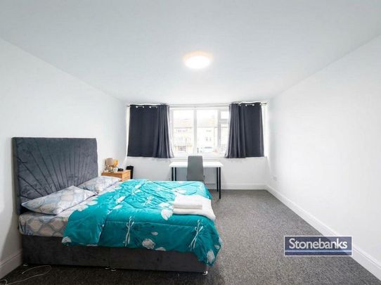 4 bedroom terraced house to rent - Photo 1