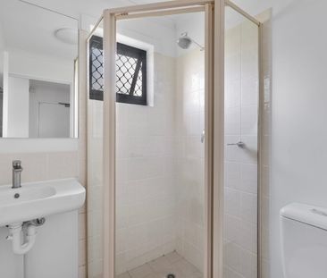 RENOVATED STUDIO IN THE HEART OF NUNDAH! - Photo 4