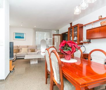 Luxury Villa for rent in Gavà, Catalonia - Photo 3