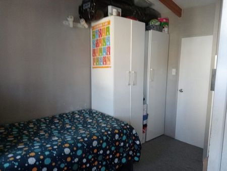 1 Bedroom House, Manurewa, space for 2 cars - Photo 3