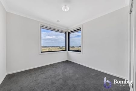 Immaculate 4-Bedroom Home with Parkland Views in Kalkallo! - Photo 5