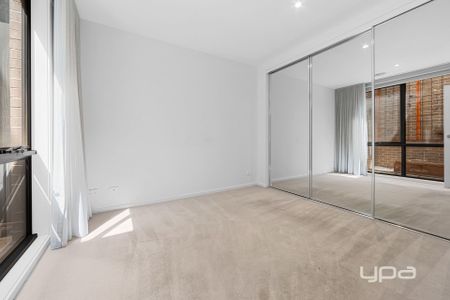 STUNNING 3 BEDROOM FAMILY HOME - Photo 4