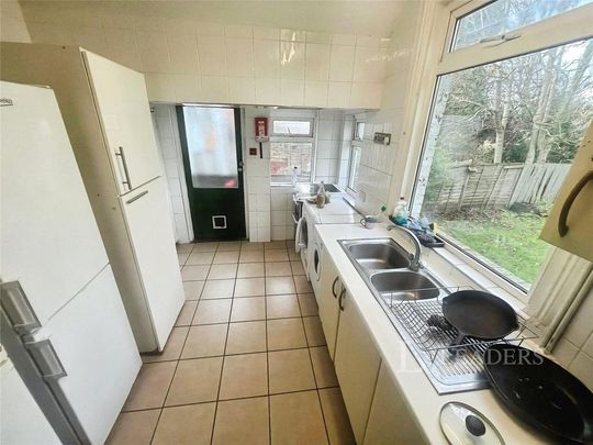 1 bedroom in a house share to rent - Photo 1