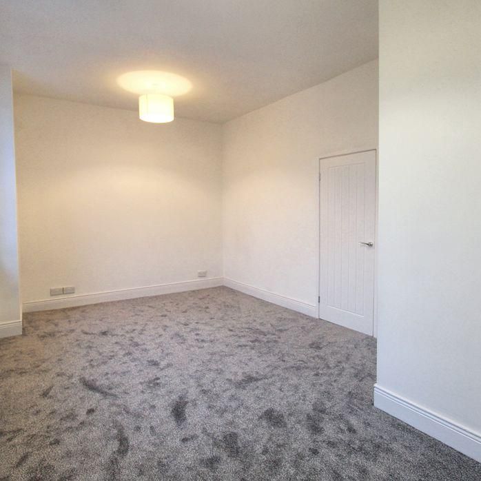 2 bed upper flat to rent in NE6 - Photo 1