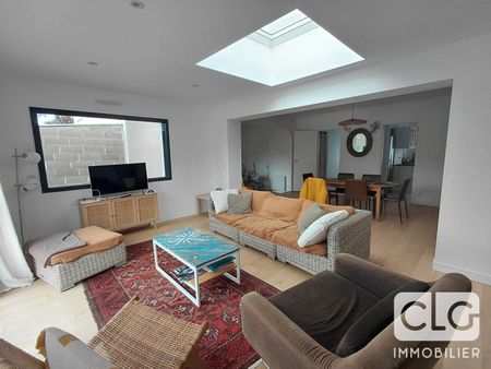 Location Maison 7 pièces 144m² - Photo 2