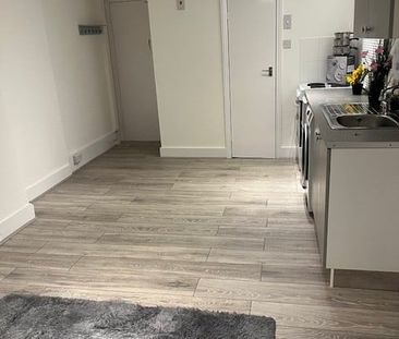 Studio Flat, Mountfield Road, N3 - Photo 5