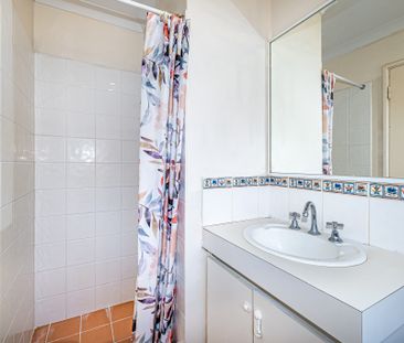 5 Holton Way, Cannington WA 6107 - House For Rent | Domain - Photo 3