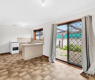 CONVENIENT WERRIBEE LOCATION - Photo 4