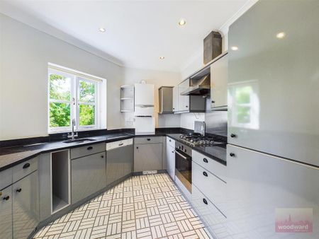 2 bedroom flat to rent - Photo 2