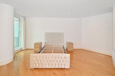 Room in a Shared Flat, St. George Wharf, SW8 - Photo 2