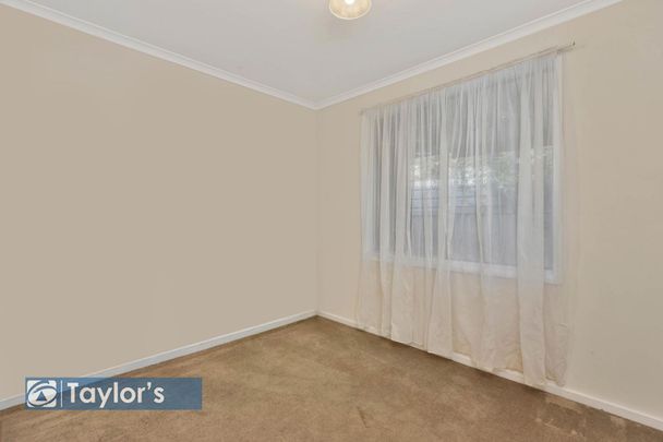 4 BEDROOM FAMILY HOME WITH JUST THE RIGHT SIZED REAR YARD! - Photo 1