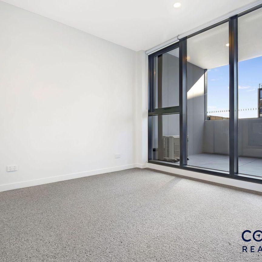LUXURY APARTMENT! - Photo 1
