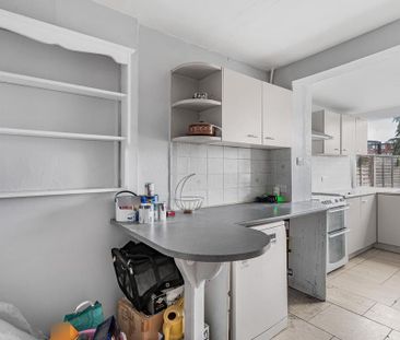 3 bedroom end of terrace house to rent - Photo 6