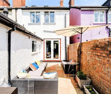2 bedroom end of terrace house to rent - Photo 2