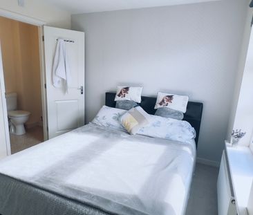 Room in a Shared House, Ivy Graham Close, M40 - Photo 5