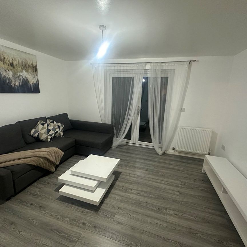 2 Bed Terraced House, Morton Hall Road, M12 - Photo 1