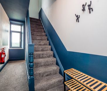Great 5 bed HMO with stunning view of the valleys - Photo 1