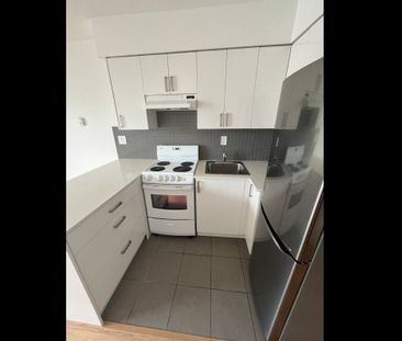 YORK HOUSE - Photo 1