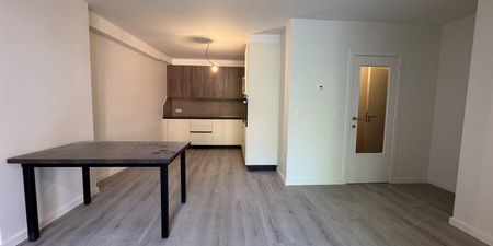 Appartement te huur in Sint-Agatha-Berchem voor € 1.100 met 1 slaapkamer - Photo 2