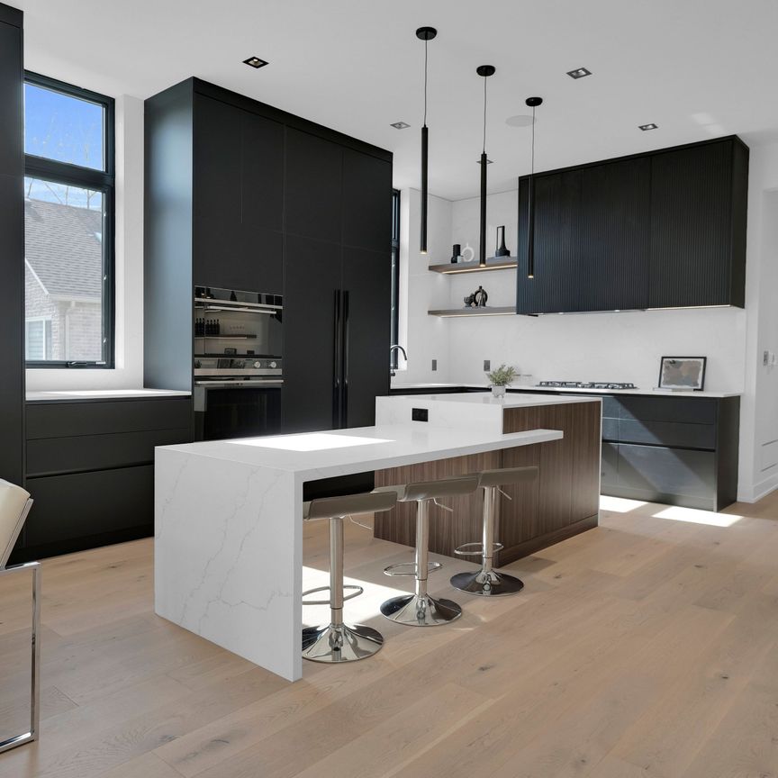 For Lease - 17 Broadview Avenue, Mississauga, Ontario - Photo 1