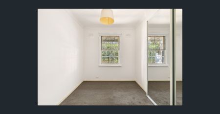 Unfurnished home, pets considered on application - Photo 3