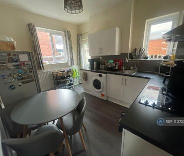 2 bedroom semi-detached house to rent - Photo 3