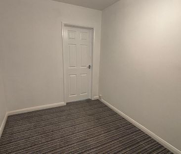 3 bedroom detached bungalow to rent - Photo 3