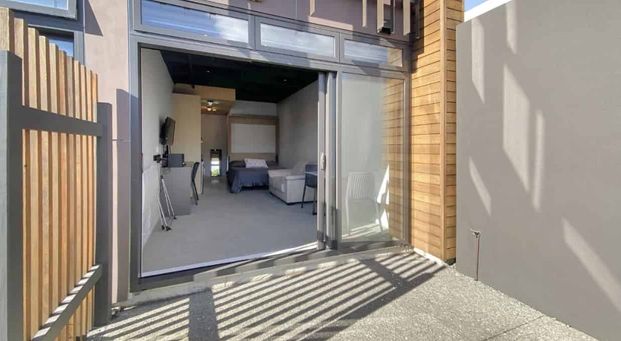 Welcome to apartment 101A in Vedado Apartments. - Photo 1