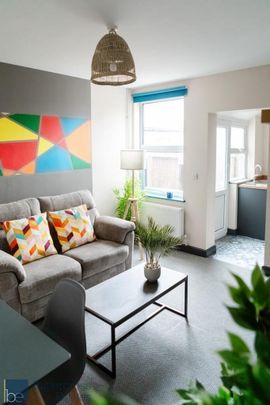 1 bedroom in a house share to rent - Photo 1