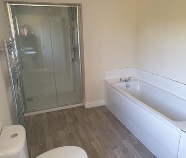 3 bedroom detached house to rent - Photo 3