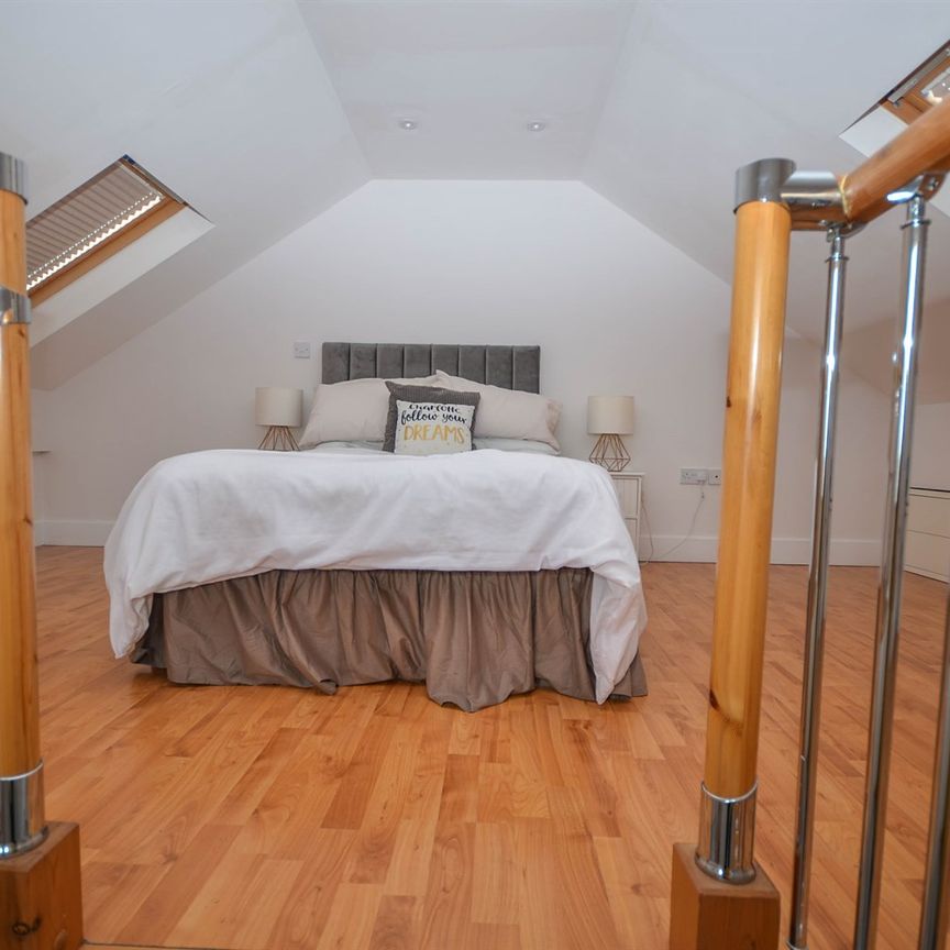 3 bed end of terrace house to rent in Cleveland Road, Barnes, SR4 - Photo 1