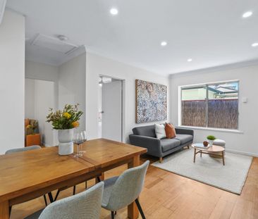 Spacious & Renovated 2-Bedroom Unit in Prime Fulham Location - Photo 3