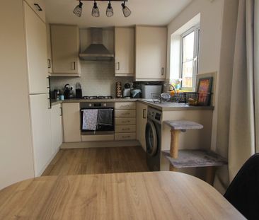 Castle Avenue, Rossington, Doncaster DN11 0FF - Photo 2