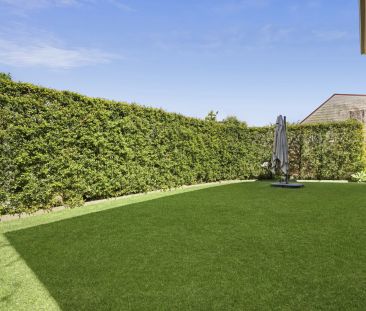Modern 5-Bedroom Family Home in Beacon Hill - Photo 2