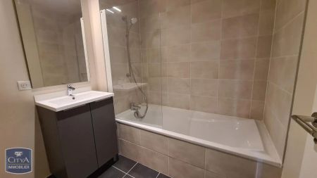 Appartement à louer 3 pièces 76.45m² - Photo 2