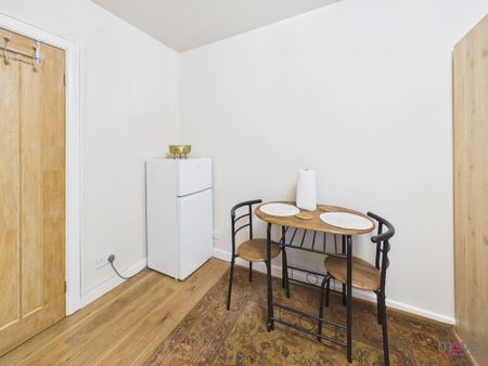 Studio to rent - Photo 5