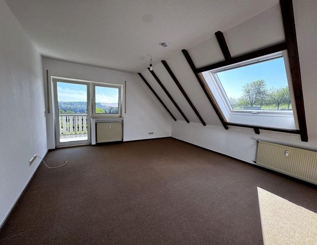 Renovierte 4 ZBK DG Wohnung - Foto 1