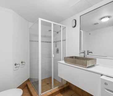 Studio Apartment in the Heart of Surfers Paradise! - Photo 3