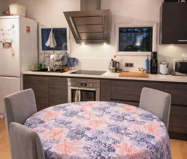 Location Appartement 4 pièces 78m² ST CYR SUR MER 83270 - Photo 5