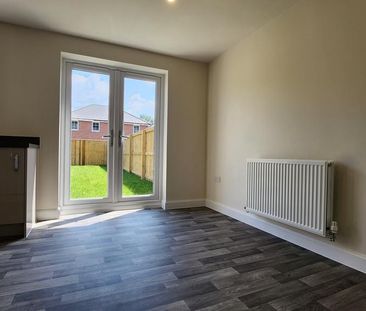 3 bedroom semi-detached house to rent - Photo 2