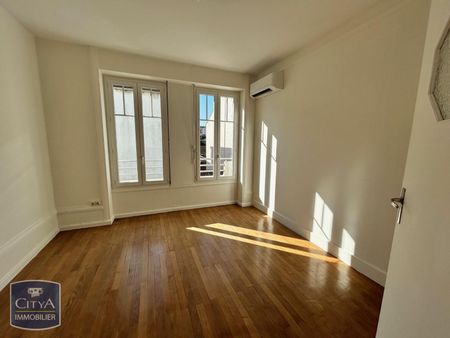 Location Appartement 3 pièces 70m² VILLEFRANCHE SUR SAONE 69400 - Photo 2