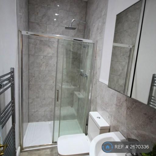 5 bedroom detached house to rent - Photo 1