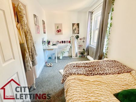 1 Bedroom Apartment - Photo 3