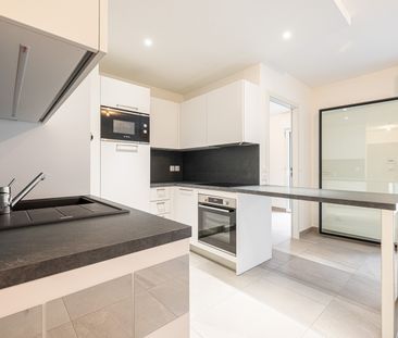 Location Appartement 2 pièces 44m² NICE 06100 - Photo 3