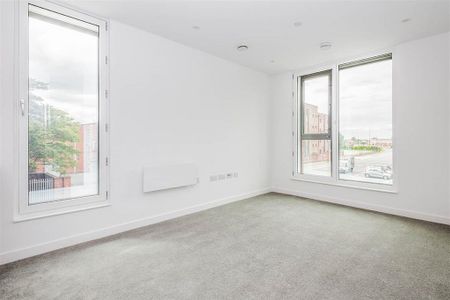 2 bedroom flat to rent - Photo 2