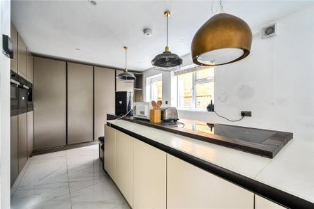 5 bedroom detached house to rent - Photo 3